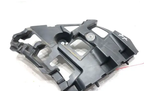 Rear bumper mounting bracket