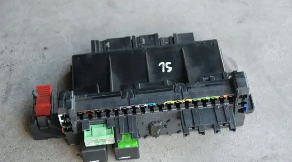 Mercedes-Benz SL R230 SAM control unit 2305453032
