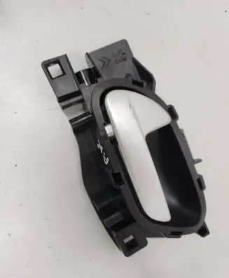 Peugeot 207 Front door interior handle 303966