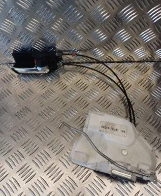 Suzuki SX4 Front door lock 8220179J41