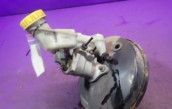 Ford Fiesta Brake booster 2S612B195CH