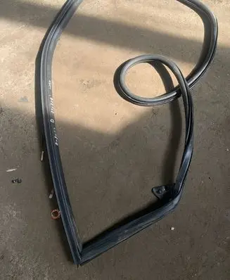 Volkswagen Beetle A5 Rubber seal front coupe door 