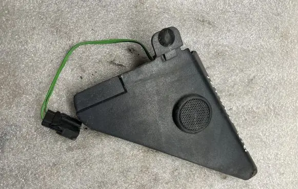 Nissan Terrano Subwoofer speaker