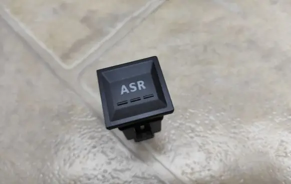 Traction control (ASR) switch