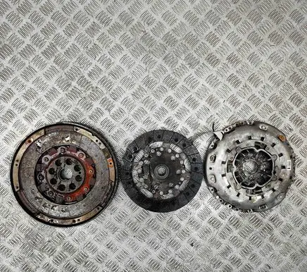 Nissan Qashqai Clutch set kit 2335400QAN 302056476R
