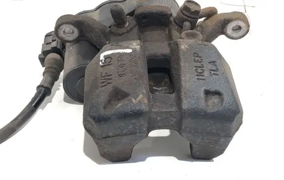 Honda CR-V Rear brake caliper