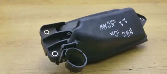Vacuum air tank