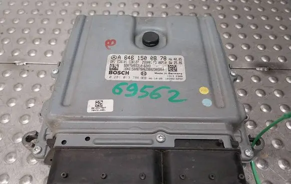 Mercedes-Benz Vito Viano W639 Engine control unit/module ECU A6461500878 0281013786