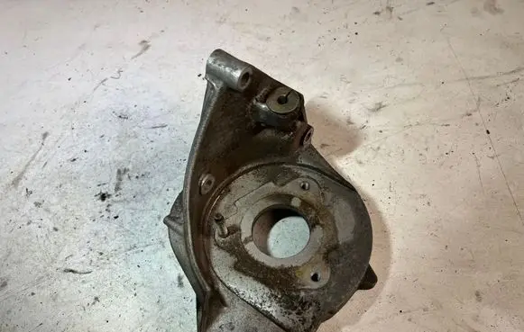 Peugeot 307 Fuel pump bracket 96347839