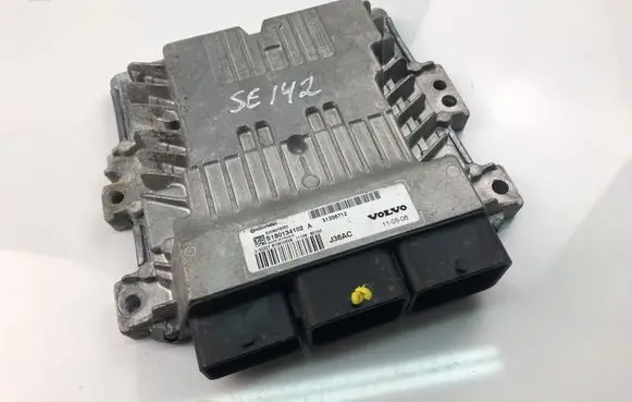 Volvo V70 Engine control unit/module 31336712