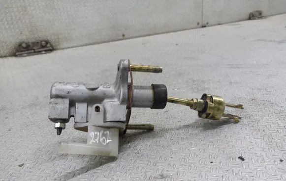 Toyota Corolla E120 E130 Clutch master cylinder 3145414010