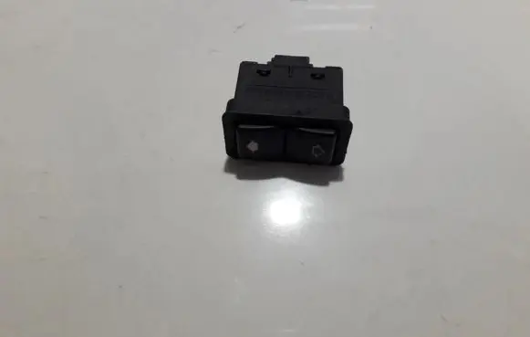 BMW 5 E39 Electric window control switch 8368974