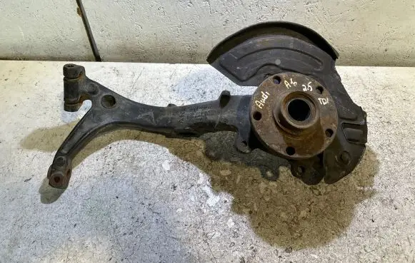 Audi A6 S6 C5 4B Front wheel hub