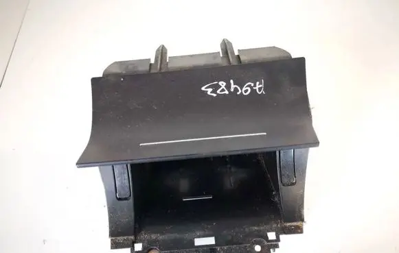 Skoda Octavia Mk2 (1Z) Car ashtray 1z1863077a 1z1857962b