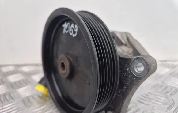 Mercedes-Benz E W212 Power steering pump A0064666801