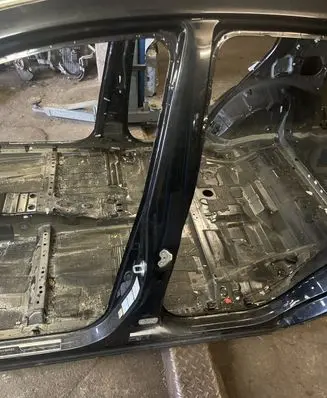 Toyota RAV 4 (XA40) Pillar (middle) 