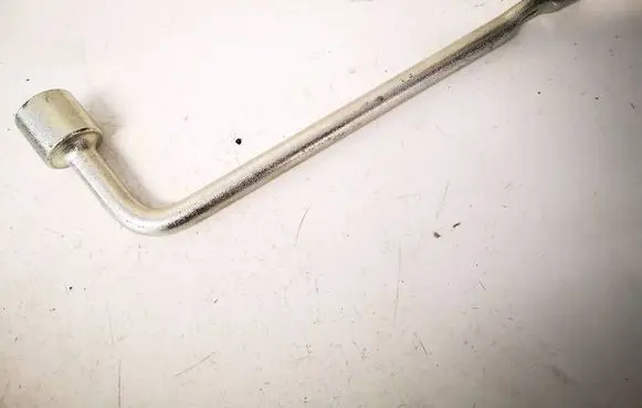 Nissan X-Trail T32 Wheel nut wrench 