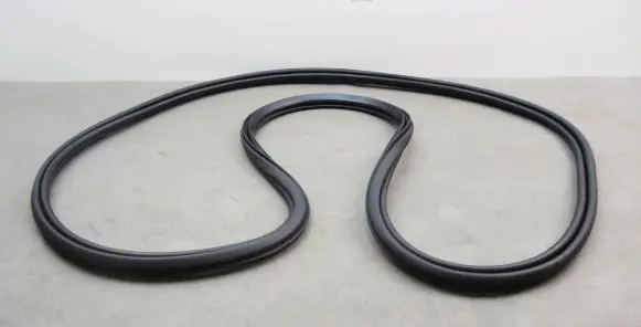 Volvo XC90 Rubber seal front coupe door 31457673