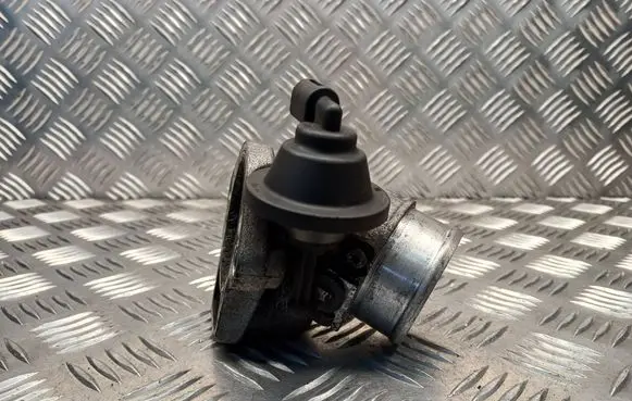 Audi A6 S6 C5 4B Throttle valve 8D0145950C