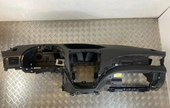 Subaru Impreza III Dashboard