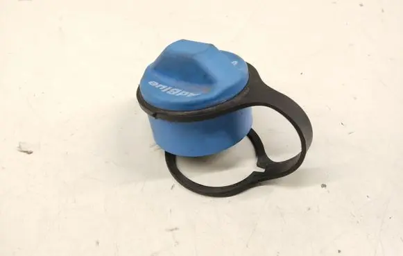 Mercedes-Benz ML W166 Adblue tank cap A0004704305