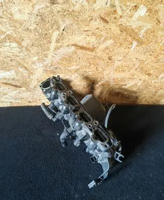 Opel Zafira C Intake manifold 55573171