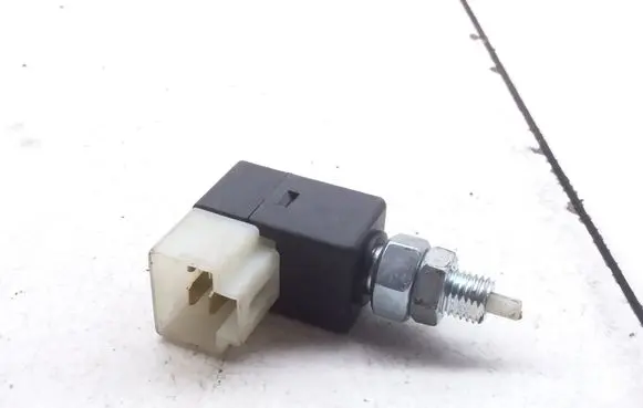 KIA Sorento Brake pedal sensor switch 330043 EAWA22