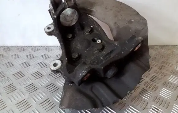 BMW 7 E65 E66 Front wheel hub spindle knuckle