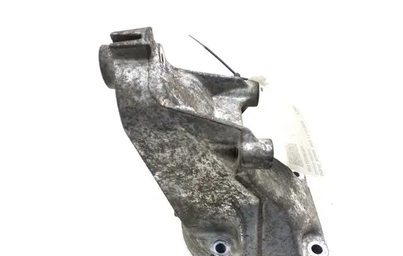 Mercedes-Benz E W211 Engine mounting bracket A6112230704