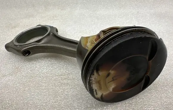 Audi A4 S4 B9 Piston with connecting rod 06M100G