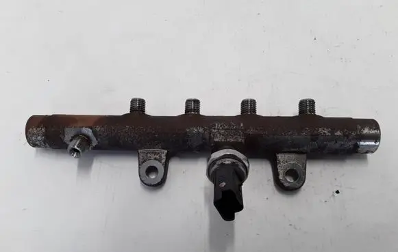 Renault Megane III Fuel main line pipe