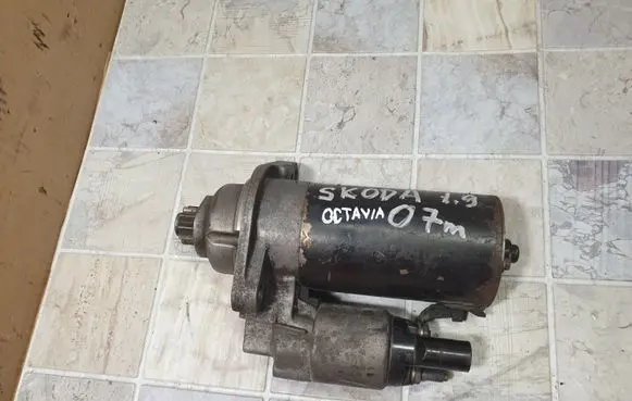 Skoda Octavia Mk2 (1Z) Starter motor 1005831311