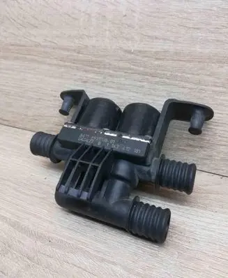 BMW 5 E60 E61 Coolant heater control valve 6931708 040427