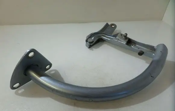 Volkswagen PASSAT B6 Tailgate/trunk/boot hinge 3C5827302A