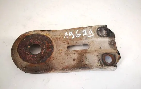 Volvo V50 Engine mounting bracket