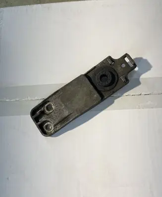 Opel Insignia A Radiator mount bracket 13243026