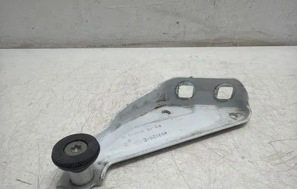 Mercedes-Benz Citan W415 Sliding door upper roller guide/hinge 497626E