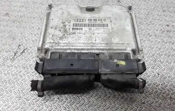 Audi A3 S3 8L Engine control unit/module 038906019CK 0281010308