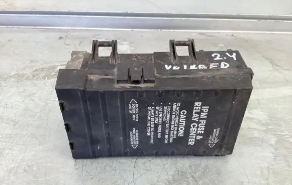 Chrysler Voyager Fuse module 04869288AM 842208431 200226