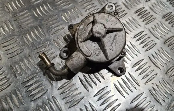 Renault Laguna I Vacuum pump