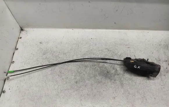 Toyota Verso Rear door lock