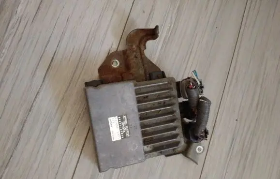 Toyota Avensis T250 Fuel injection control unit/module 89871-20070