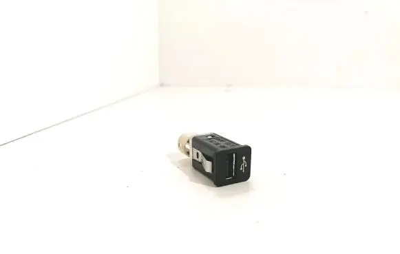 BMW 5 GT F07 USB socket connector 9167196