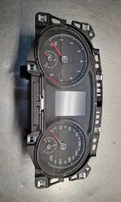 Volkswagen Golf VII Speedometer (instrument cluster) 5G1920750A