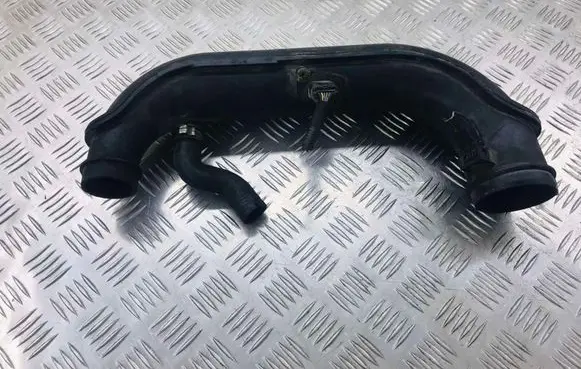 Ford Transit Air intake hose/pipe 6897649