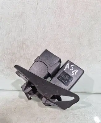 Audi A5 Sportback 8TA Middle seatbelt buckle (rear) 8K0857739AE