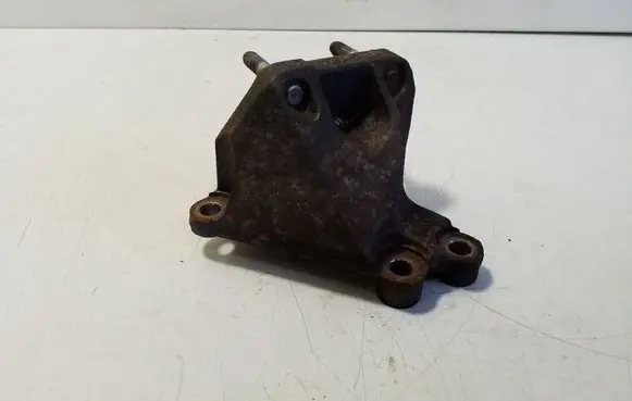 KIA Soul Engine mounting bracket 