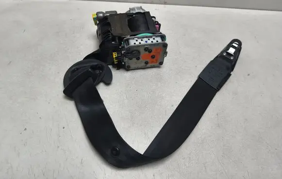 Audi A5 8T 8F Front seatbelt 8T8857706F