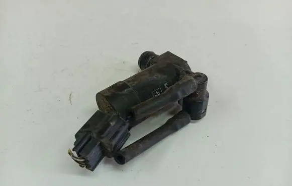 Ford Focus Windscreen/windshield washer pump 1S7117K624FE