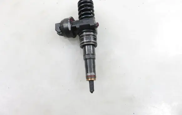Volkswagen Caddy Fuel injector 0414720313 038130073BN